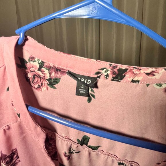 TORRID 3/4 SLEEVE BUTTON DOWN SIZE 4 - Picture 4 of 4